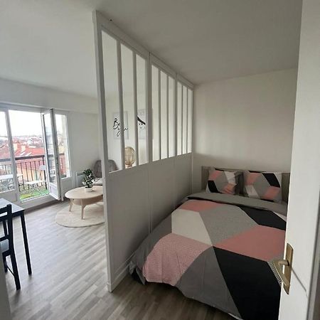 דירות ווילג'וף Lumineux Studio Avec Balcon / Cosy Flat With Balcony מראה חיצוני תמונה